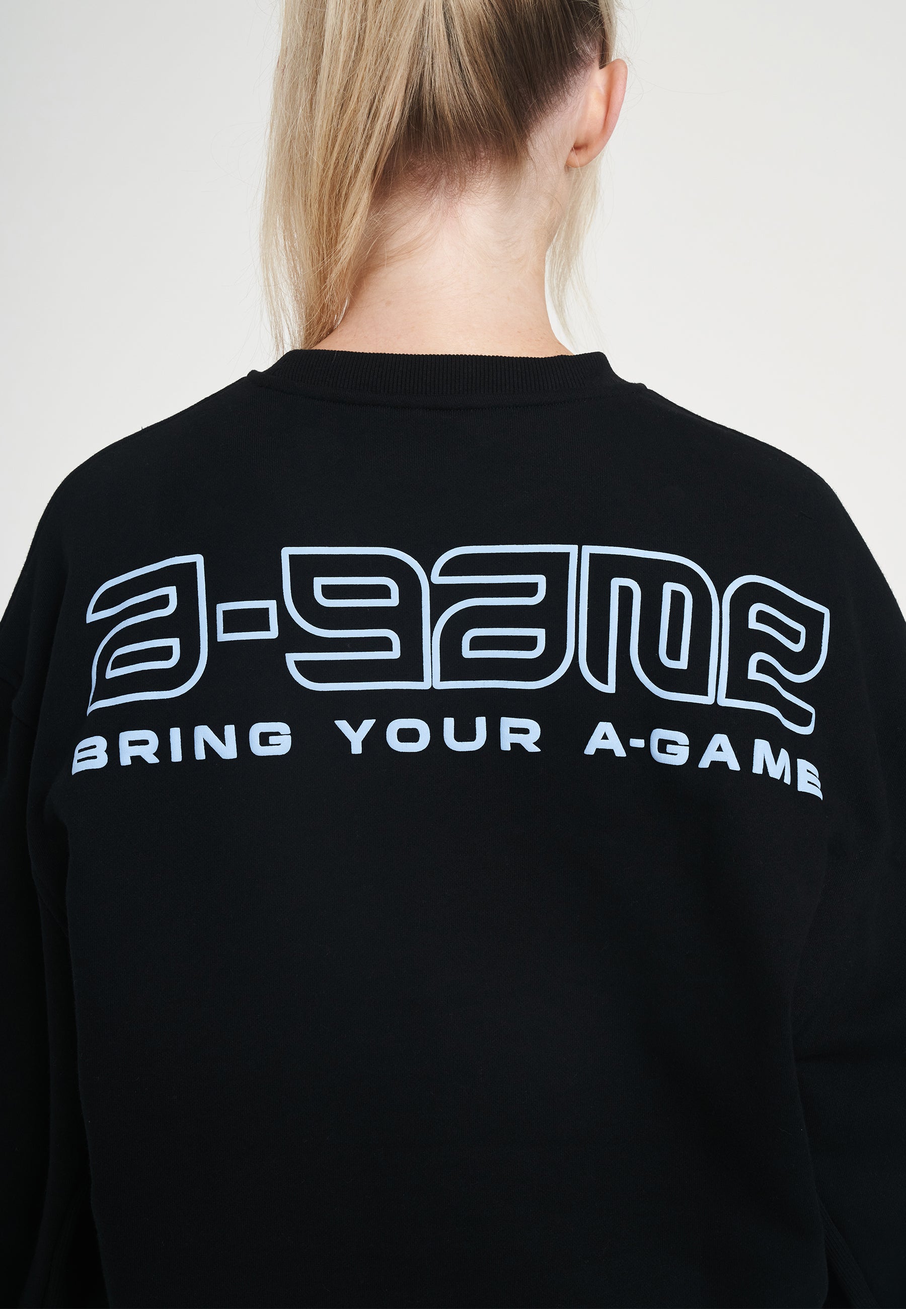 WOMENS ICON A-GAME LOGO GRAPHIC SWEATSHIRT - BLACK